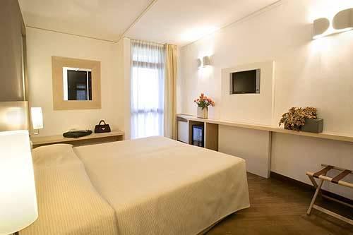 Country Hotel Borromeo Peschiera Borromeo Esterno foto
